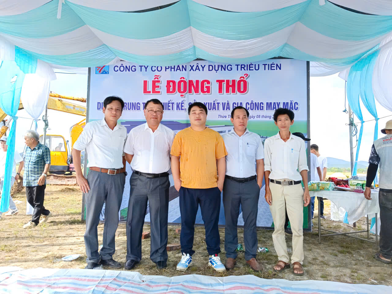 TRUNG TÂM THIẾT KẾ, SẢN XUẤT VÀ GIA CÔNG MAY MẶC