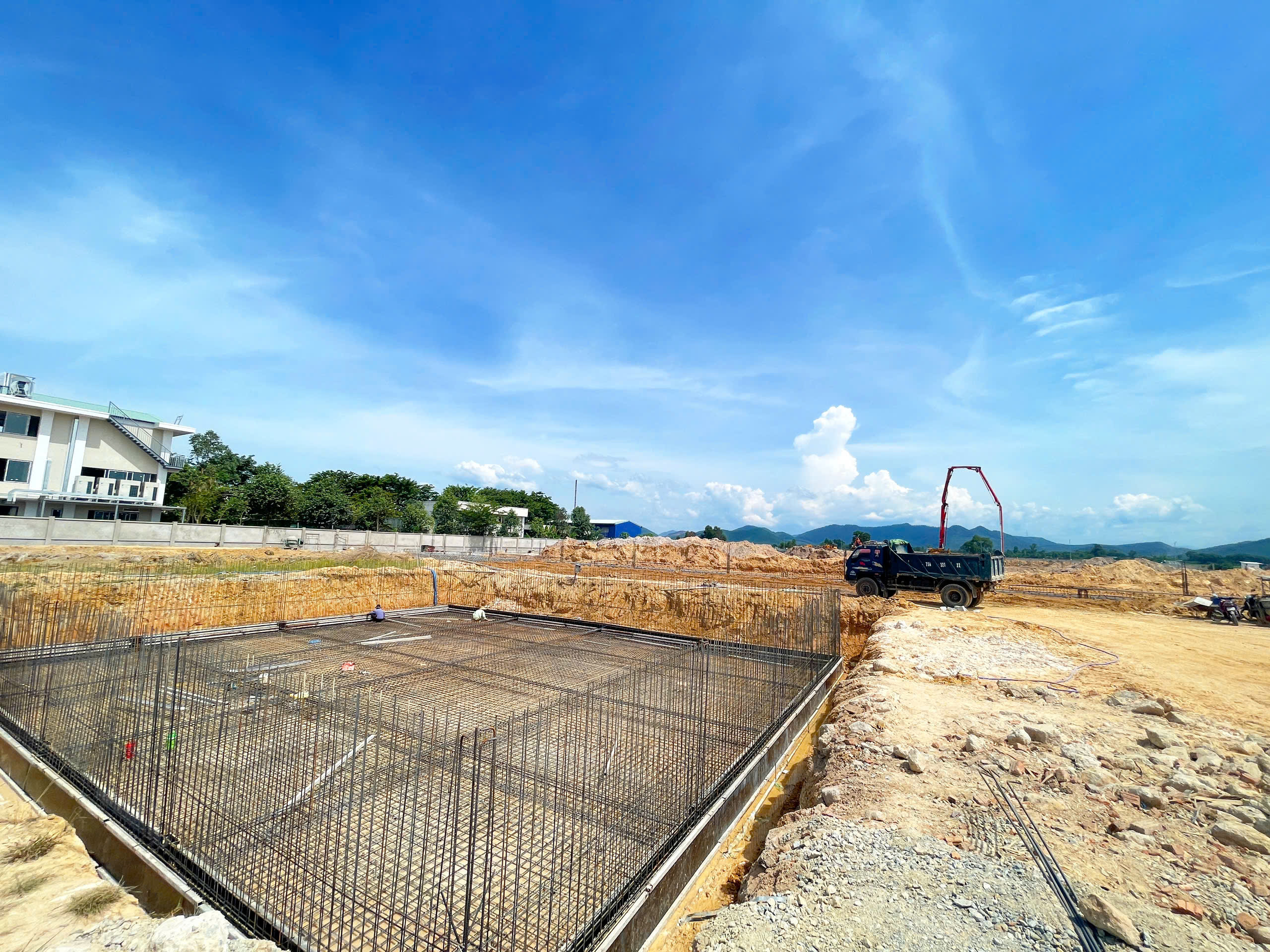 TRUNG TÂM THIẾT KẾ, SẢN XUẤT VÀ GIA CÔNG MAY MẶC