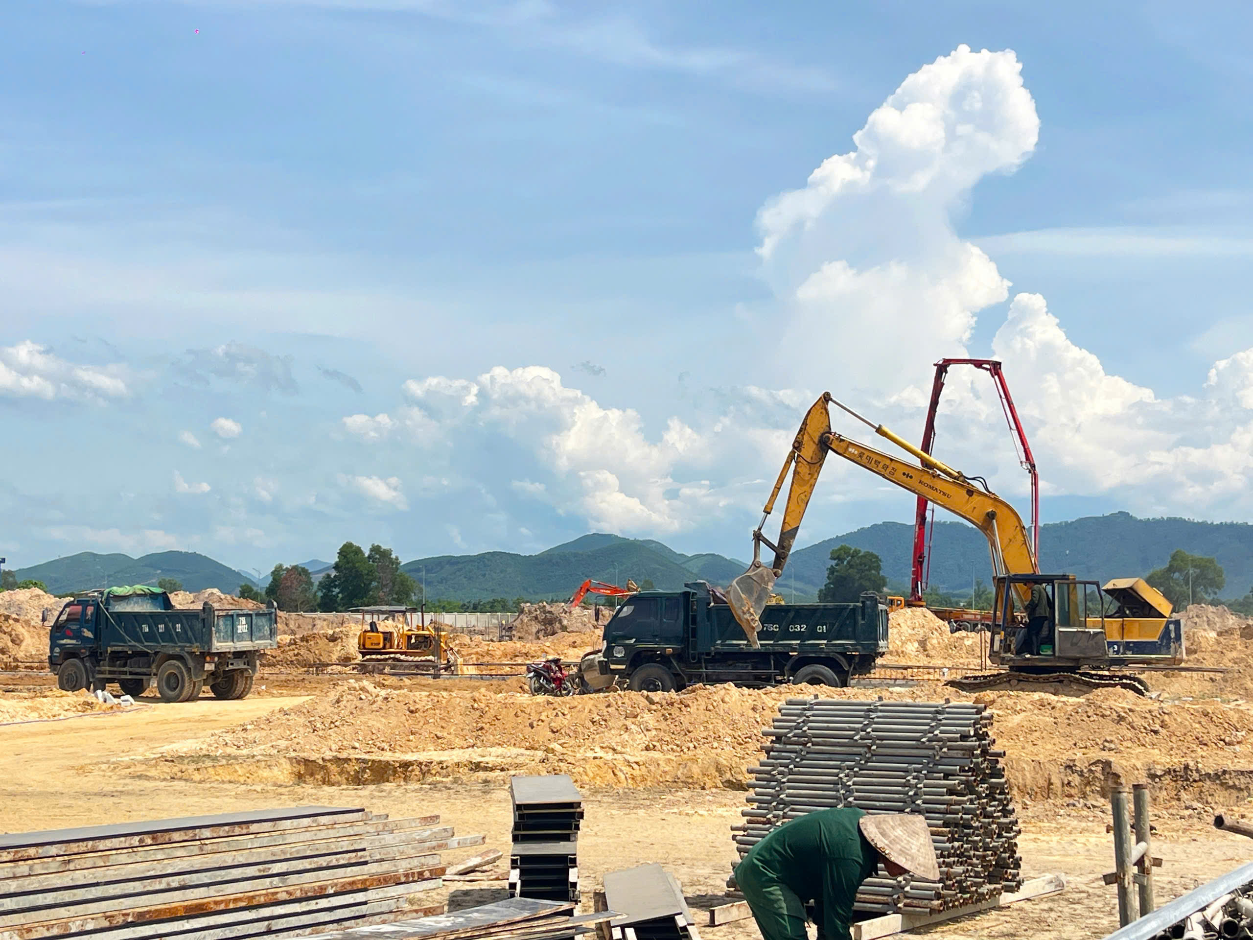 TRUNG TÂM THIẾT KẾ, SẢN XUẤT VÀ GIA CÔNG MAY MẶC