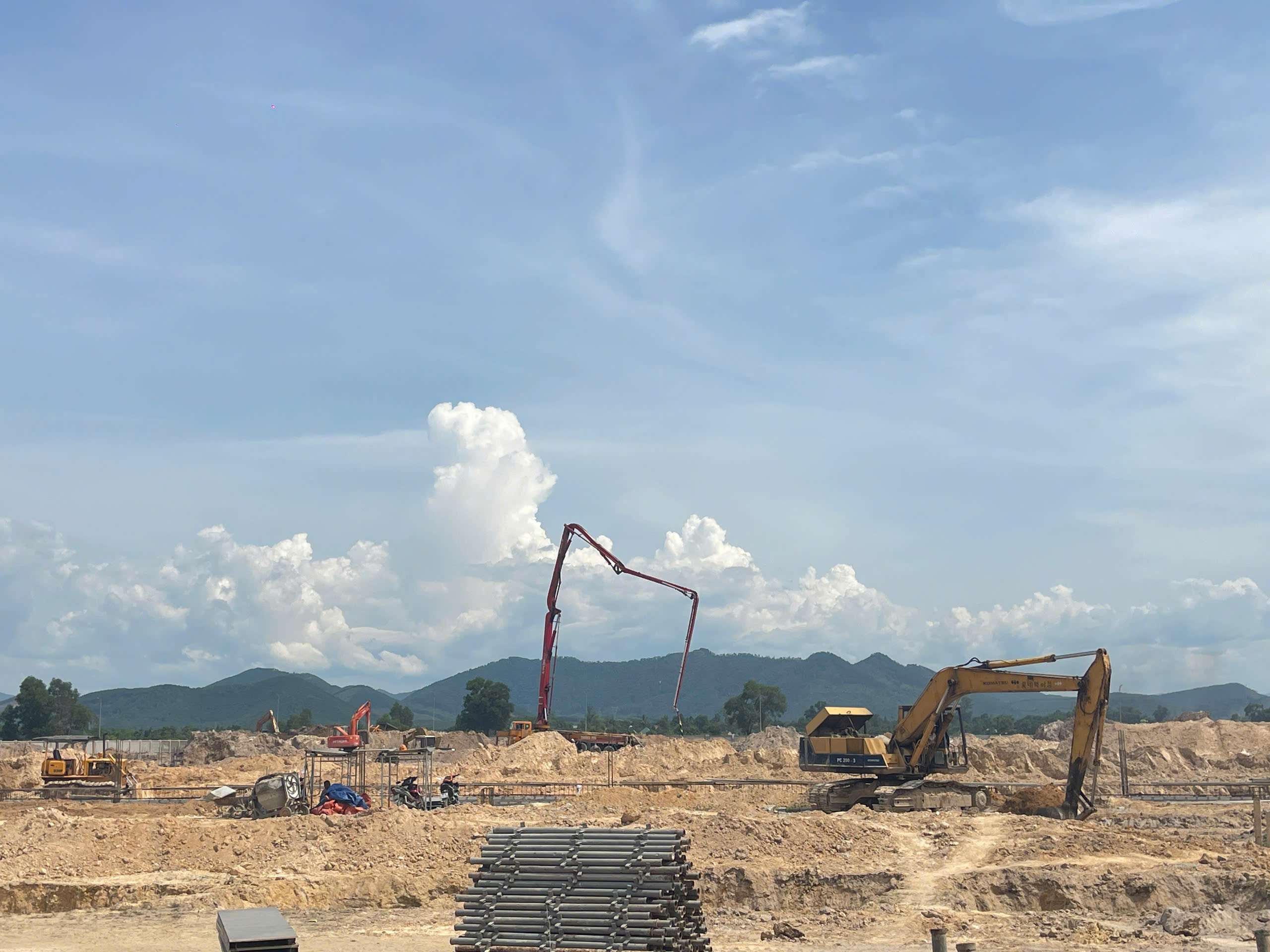 TRUNG TÂM THIẾT KẾ, SẢN XUẤT VÀ GIA CÔNG MAY MẶC