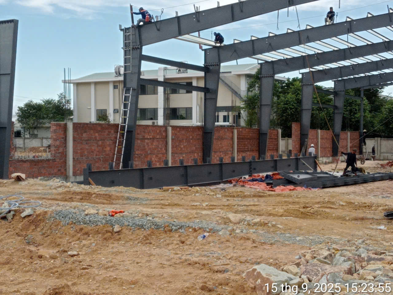 TRUNG TÂM THIẾT KẾ, SẢN XUẤT VÀ GIA CÔNG MAY MẶC