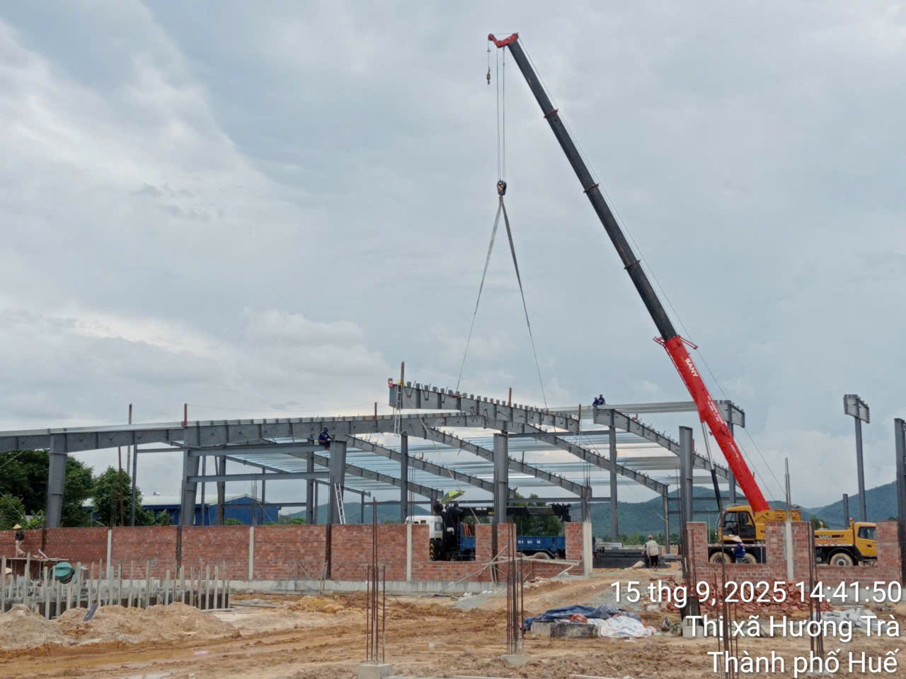 TRUNG TÂM THIẾT KẾ, SẢN XUẤT VÀ GIA CÔNG MAY MẶC